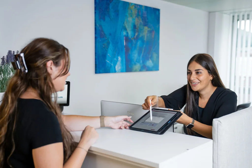 Anmeldung am Tablet am Empfang